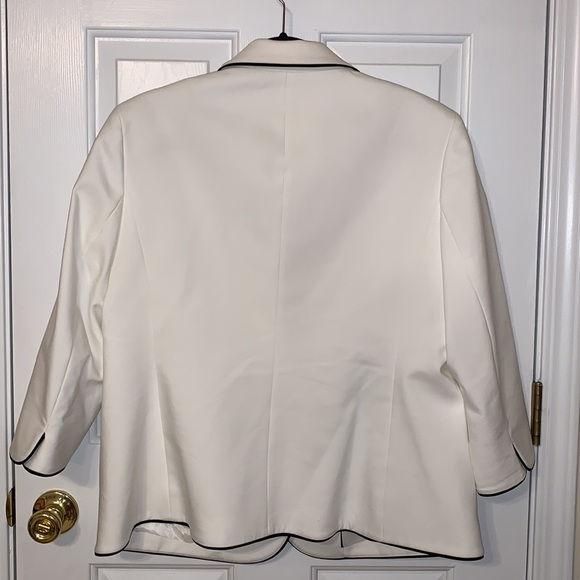 Anne Klein Women’s Jackets & Coats - Picture 7 of 11
